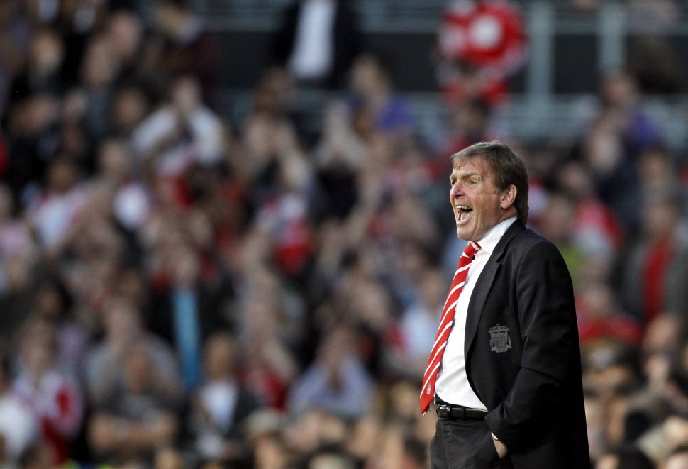 Kenny Dalglish a fost confirmat ca manager al lui Liverpool pentru următorii trei ani