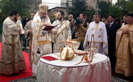 Scandal bisericesc: Preoţii români susţin că aveau dreptul să construiască o biserică la Ierihon