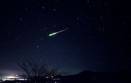 Un meteorit a căzut în grădina unui bărbat din Botoşani