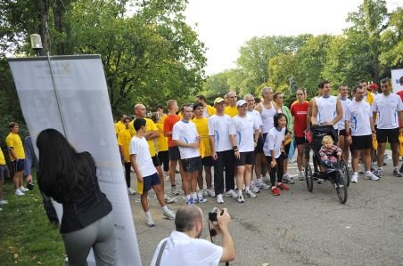 Bucureştenii au alergat pentru sănătate, alături de vedete, în Parcul Herăstrău