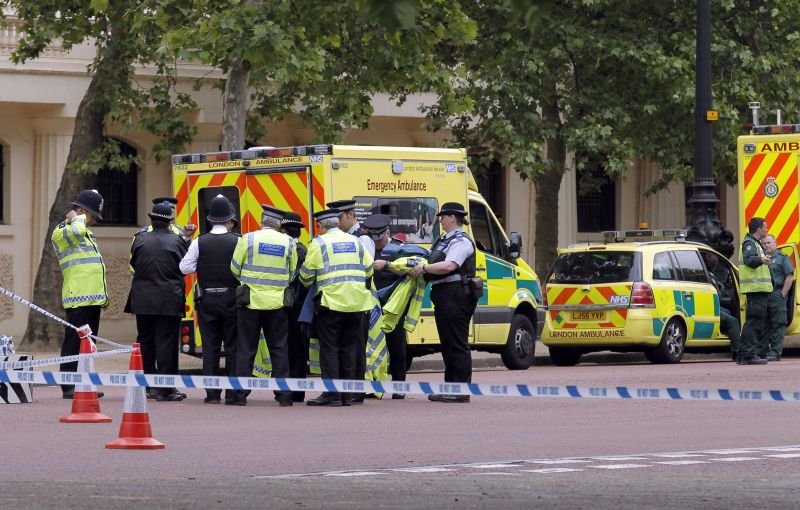 Alertă cu bombă în centrul Londrei. Mai multe străzi au fost închise