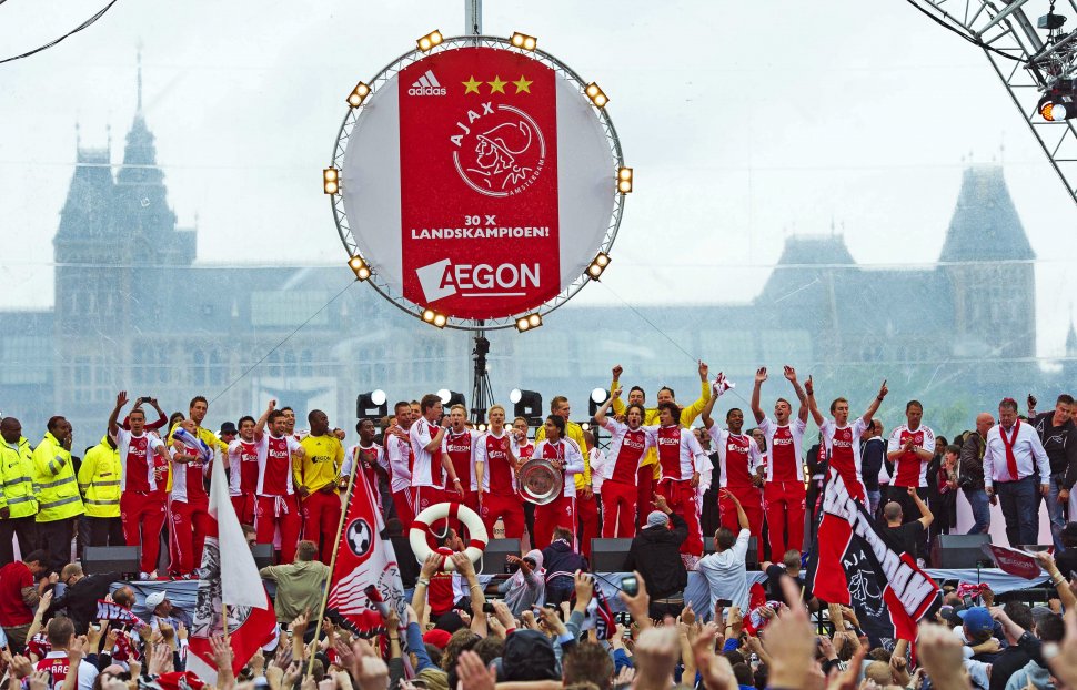 Weekendul campionilor în Europa: Ajax câştigă titlul în Olanda, Lille a cucerit Cupa Franţei