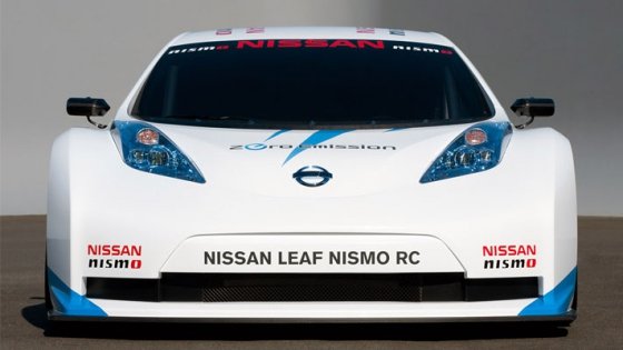 Nissan Leaf Nismo RC iese pe circuit