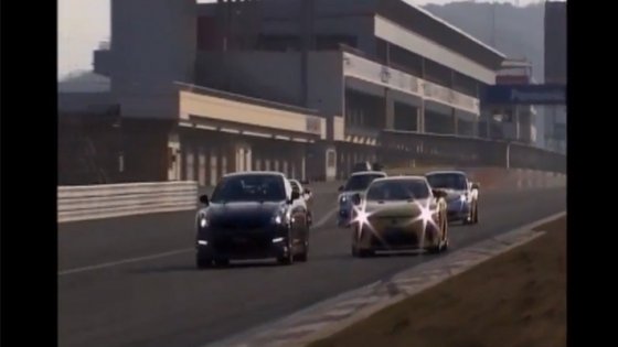 Înfruntarea titanilor - Nissan, Lexus, Porsche, Ferrari şi Chevrolet în cursa maşinilor de top