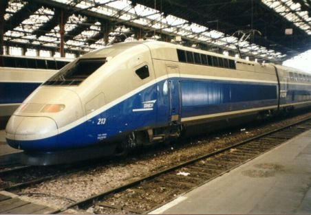 Circulaţia TGV, blocată după aterizarea de urgenţă a unui balon pe calea ferată