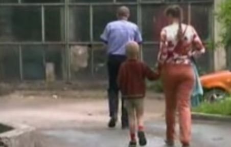 Caz şocant în Bacău! Copil de şase ani, violat de alţi trei copii de 10 şi 11 ani