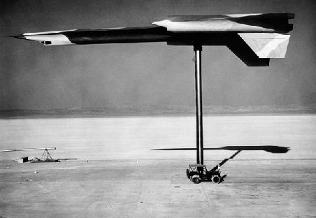 Imagini inedite din Zona 51: National Geographic publică poze de la prăbuşirea în 1963 a unui avion de spionaj 96307