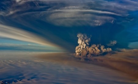 Norul de cenuşă din Islanda va ajunge în Scoţia, Franţa şi Spania. Vezi traseul 