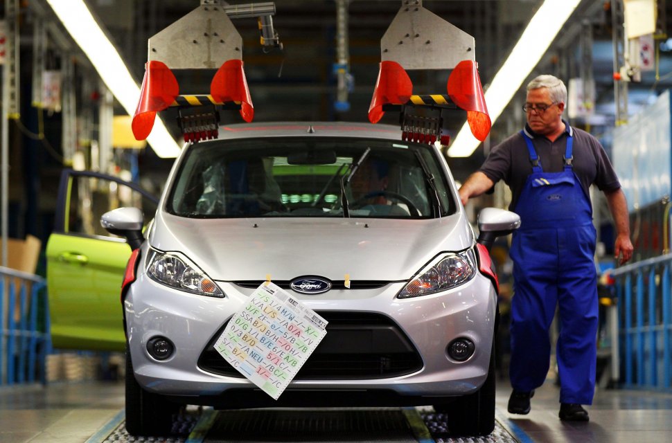 Ford speră să &quot;fure&quot; din clienţii producătorilor auto japonezi