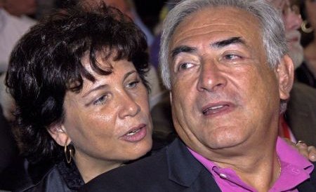 Urme din ADN-ul lui Dominique Strauss-Kahn, pe hainele menajerei care susţine că a fost violată