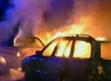 Germania. Şapte maşini au ars ca torţele în Hamburg şi Berlin