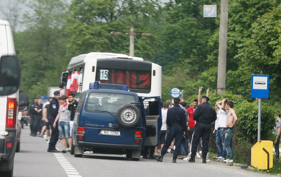 Incidente la Braşov, înaintea finalei Cupei României: 16 persoane au fost reţinute