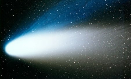 O bucată dintr-o cometă se rupe la impactul cu atmosfera Pământului