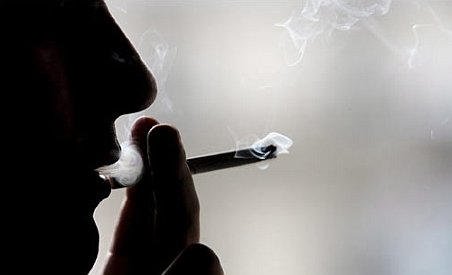 Ruşinaţi de vicii. Trei sferturi dintre români se declară nefumători