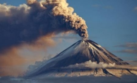Norul de cenuşă vulcanică din Islanda nu ajunge până sâmbătă în România