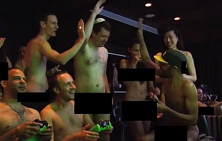Petrecere nud pentru iubitorii de jocuri video la New York