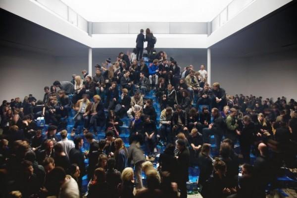 Un artist francez a construit o piramidă cu 72.000 de sticle de bere  96929