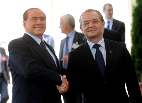 Berlusconi: Îl felicit pe domnul premier pentru modul în care Guvernul a adoptat nişte măsuri dure