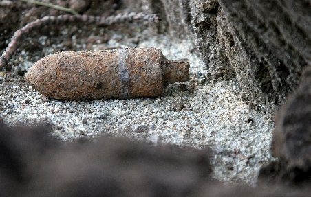 Proiectil de artilerie din al doilea Război Mondial, găsit în portul Constanţa