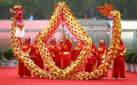 Festivalul &quot;Dragon Boat&quot; din China, anul acesta între 4 şi 6 iunie. Vezi galerie foto de la eveniment 97663