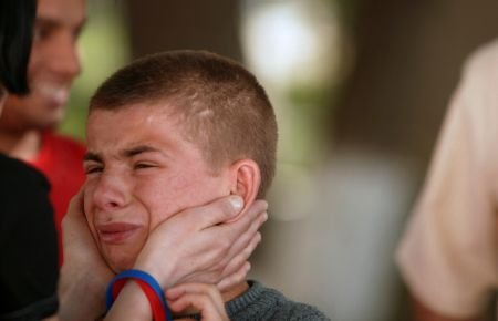 Adolescentul de 14 ani găsit pe câmp şi-a înscenat răpirea, după ce a fost certat de părinţi