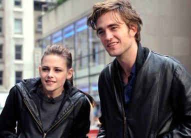 Robert Pattinson a sărutat-o pe Kristen Stewart, la MTV Movie Awards