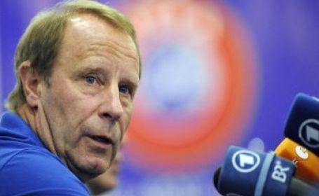 Selecţionerul Azerbaidjanului, Berti Vogts, a fost atacat în timpul unei conferinţe de presă