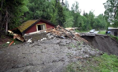 Săptămâna în imagini - fenomene meteo spectaculoase, operaţii rare, sărăcie 98260