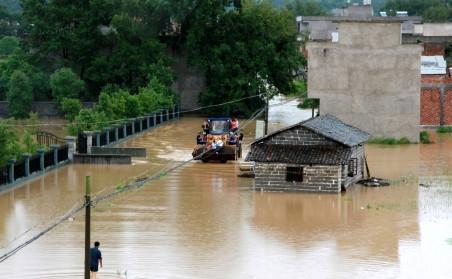 China. Peste 170 de morţi şi dispăruţi, în urma inundaţiilor 98307