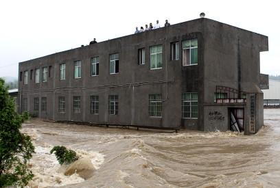 China. Peste 170 de morţi şi dispăruţi, în urma inundaţiilor 98309