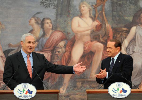 Berlusconi, despre un tablou din secolul al XIX-lea: Este bunga-bunga din anul 1881 98439