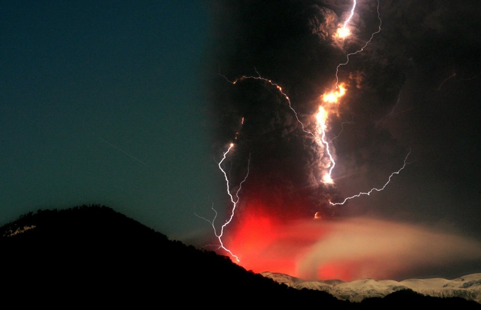 Erupţia unui vulcan din Chile ar putea amâna startul Copei America