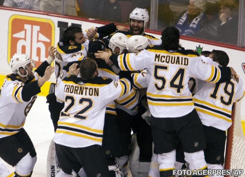 Boston Bruins a câştigat Cupa Stanley pentru prima oară din 1972