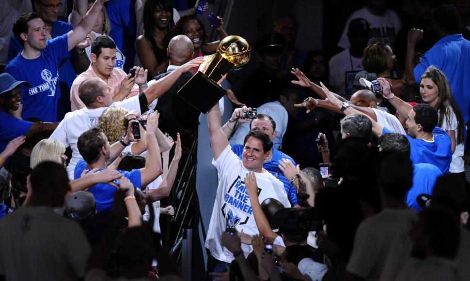 Galerie foto: Sute de mii de oameni au participat la parada campioanei NBA, Dallas Mavericks 98783