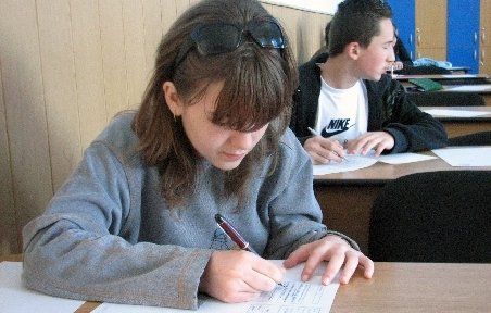 A început evaluarea naţională pentru absolvenţii de gimnaziu. Limba română este prima probă 