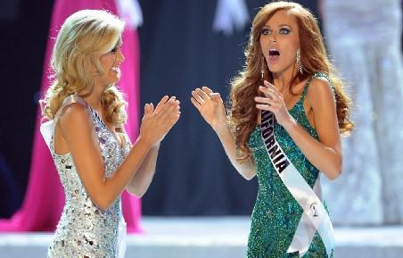 Coroana &quot;Miss USA&quot;, câştigată de o tânără de 21 de ani din California 99016