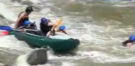 Curse de rafting pe râul Buzău. Cât costă un week-end pentru amatorii de senzaţii tari