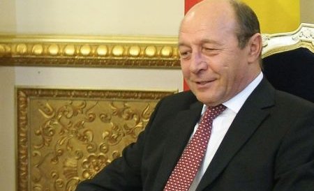 Băsescu a discutat cu Puterea despre reorganizarea ţării şi modificarea Constituţiei