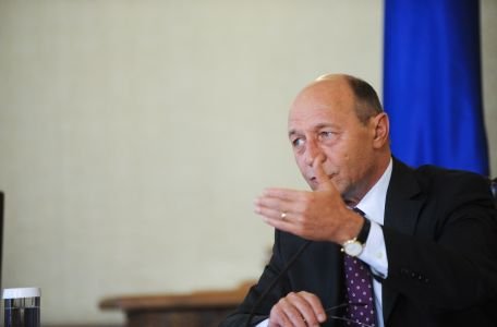 Băsescu: Adrian Năstase este mult mai matur decât Ponta. Cu Ion Iliescu poţi discuta în mod real