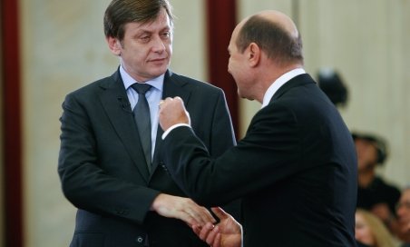 Băsescu l-a întrebat &quot;în particular&quot; pe Antonescu dacă mai rămâne în opoziţie