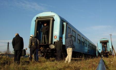 Braşov. Un bărbat s-a aruncat în faţa trenului, disperat că nu-şi găsea serviciu