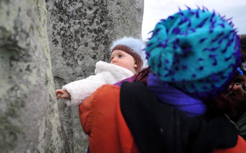 Peste 18.000 de oameni au sărbătorit solstiţiul de vară la Stonehenge 99247