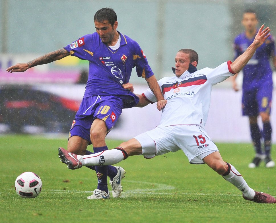 Adrian Mutu a plecat de la Fiorentina şi a semnat pe doi ani cu Cesena