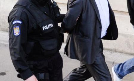 Directorul DSVSA Galaţi, acuzat de luare de mită, a fost arestat