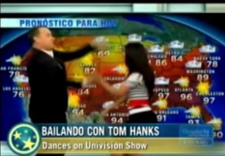 Tom Hanks dansează cu o prezentatoare a rubricii meteo, în direct