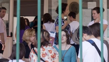 Cei 111 elevi din Hunedoara daţi afară din bacalaureat, susţin că au fost eliminaţi pe nedrept