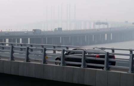 Cel mai lung pod peste apă din lume, inaugurat în China