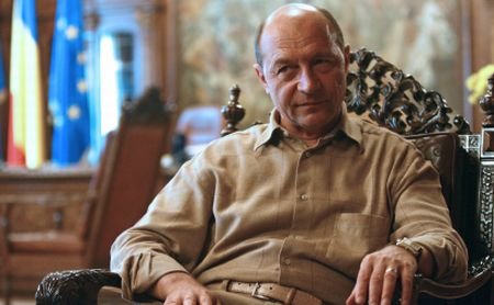 Bacalaureatul la politicieni: Băsescu a trecut examenul cu 7.40. Vanghelie şi Igaş au picat