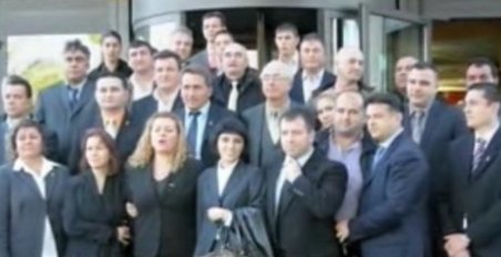 Zeci de membri ai PDL din Italia şi-au depus demisiile în bloc