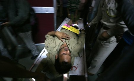India. Cel puţin 30 de morţi, după ce un autobuz a fost acroşat de un tren
